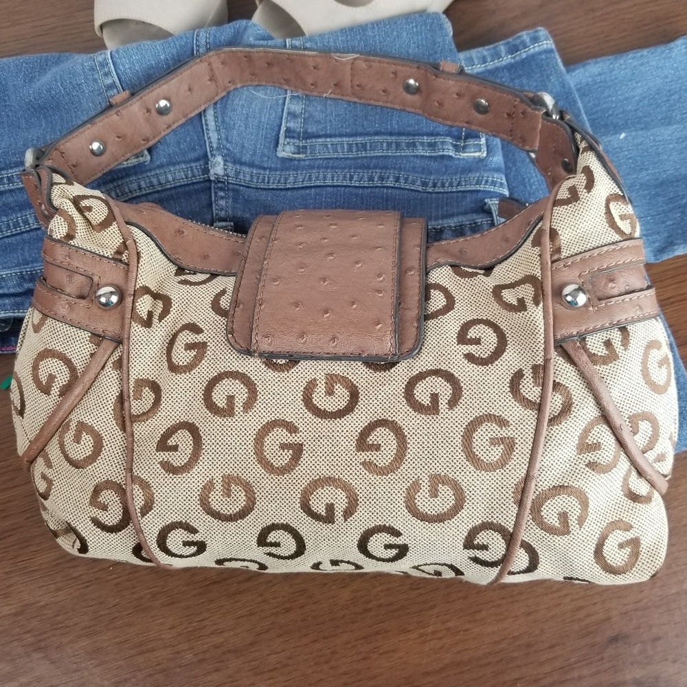 GUESS  Handbag 280 - Picture 3 of 8